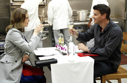 Bones - Iron Leprechaun - Emilie DESCHANEL - David Boreanaz